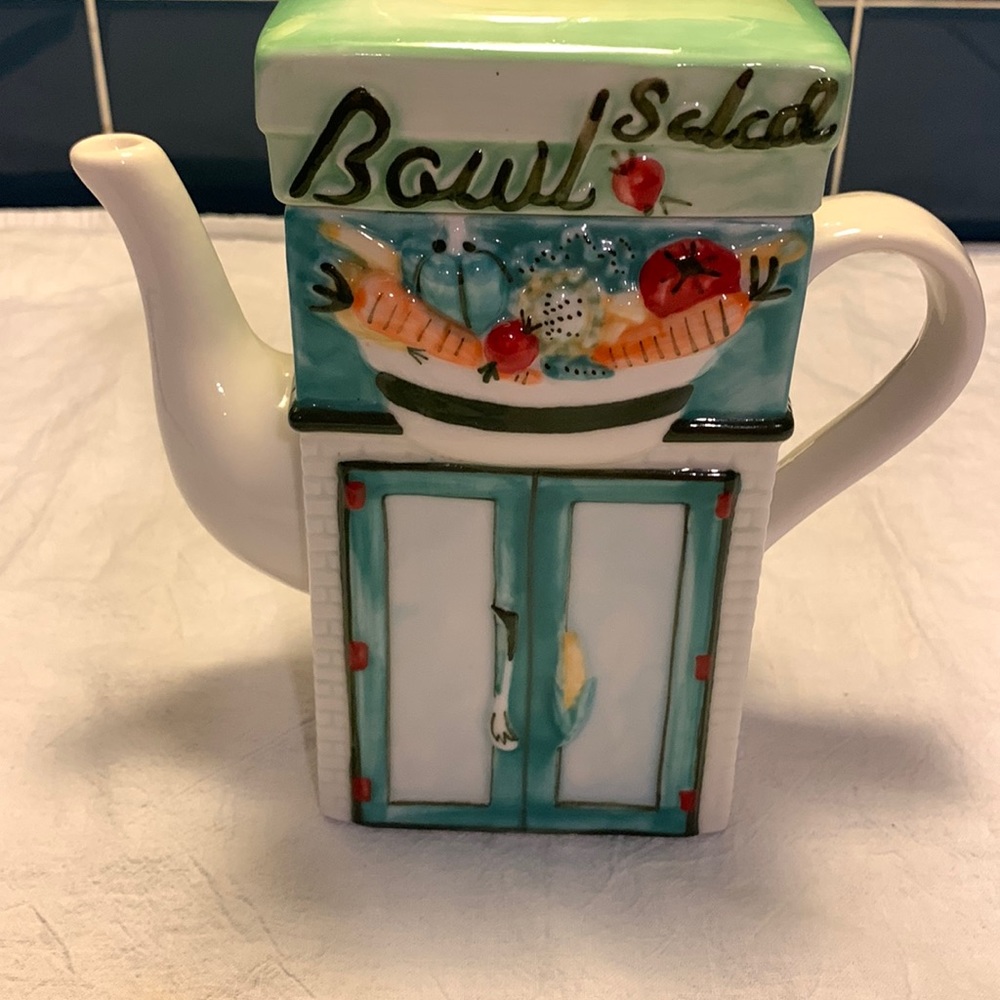Bowling theme teapot